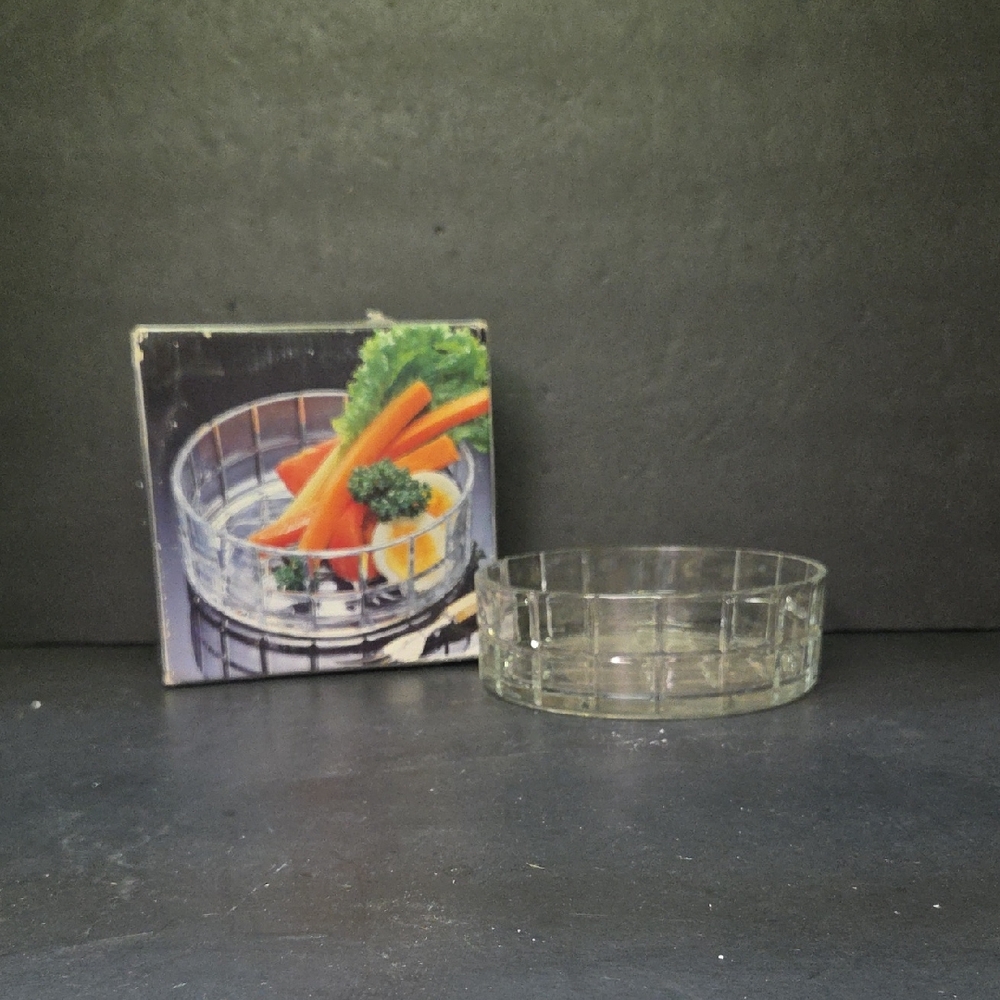 Studio Nova Dinner Party Round Crystal Clear Hostess Bowl 6‎ ¼" In Box